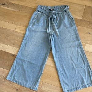 Wide leg soft cotton ankle pants. Perfect condition